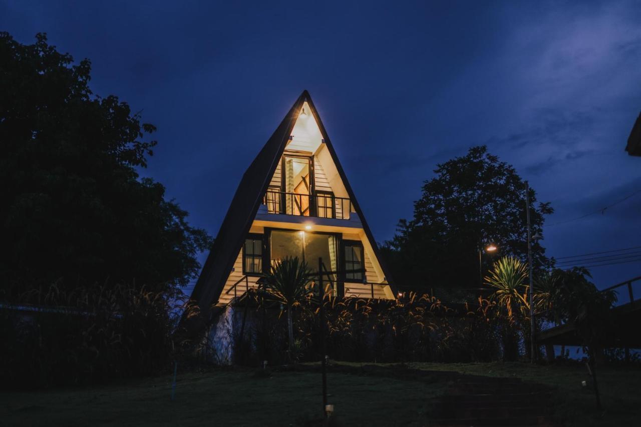 Nang Non Camping Ville นางนอนแค้มป์ปิ้งวิลล์ Mae Sai Luaran gambar